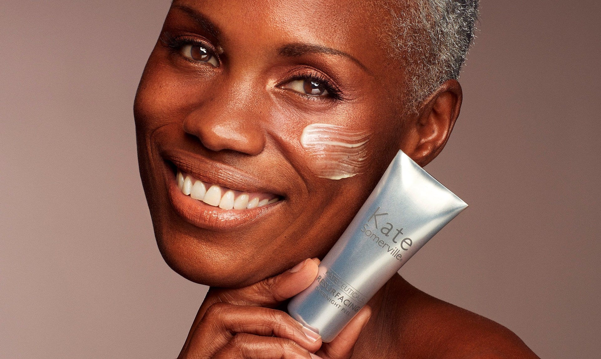 5 Facial Peel Benefits for Healthy Skin